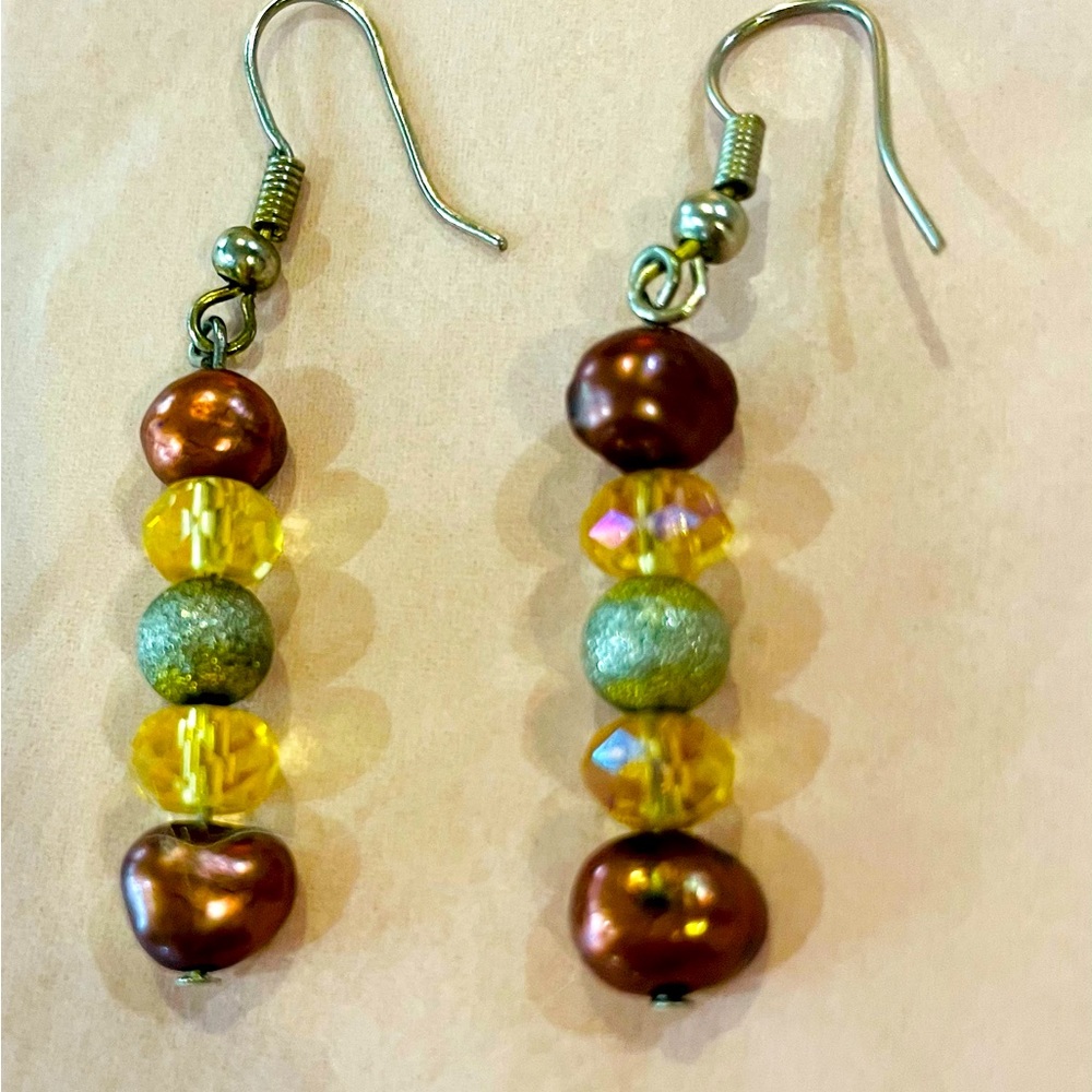 Maroon Pearl Earrings